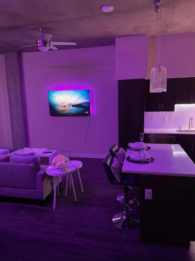 Апартаменти Couples Getaway Highrise Dwntown Phx Skyline Views Фінікс Екстер'єр фото